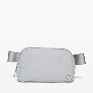 NWT Lululemon Everywhere Belt Bag - Silver Drop